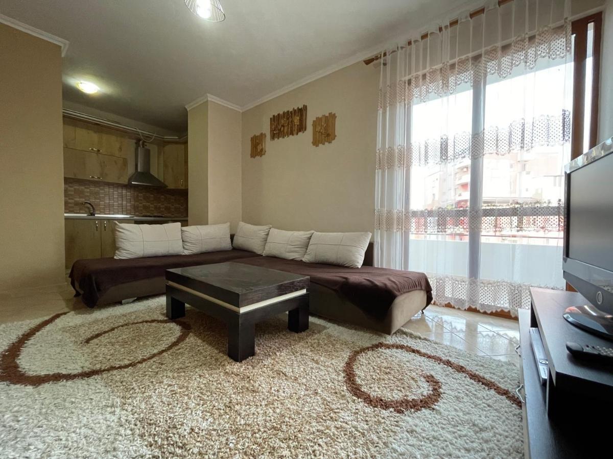 B&B - Private Rooms 2 Tirana Exteriör bild