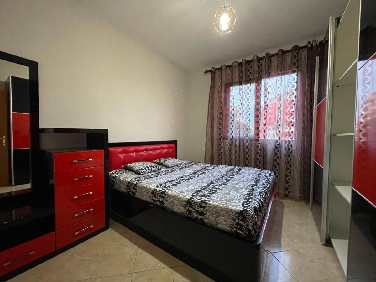 B&B - Private Rooms 2 Tirana Exteriör bild