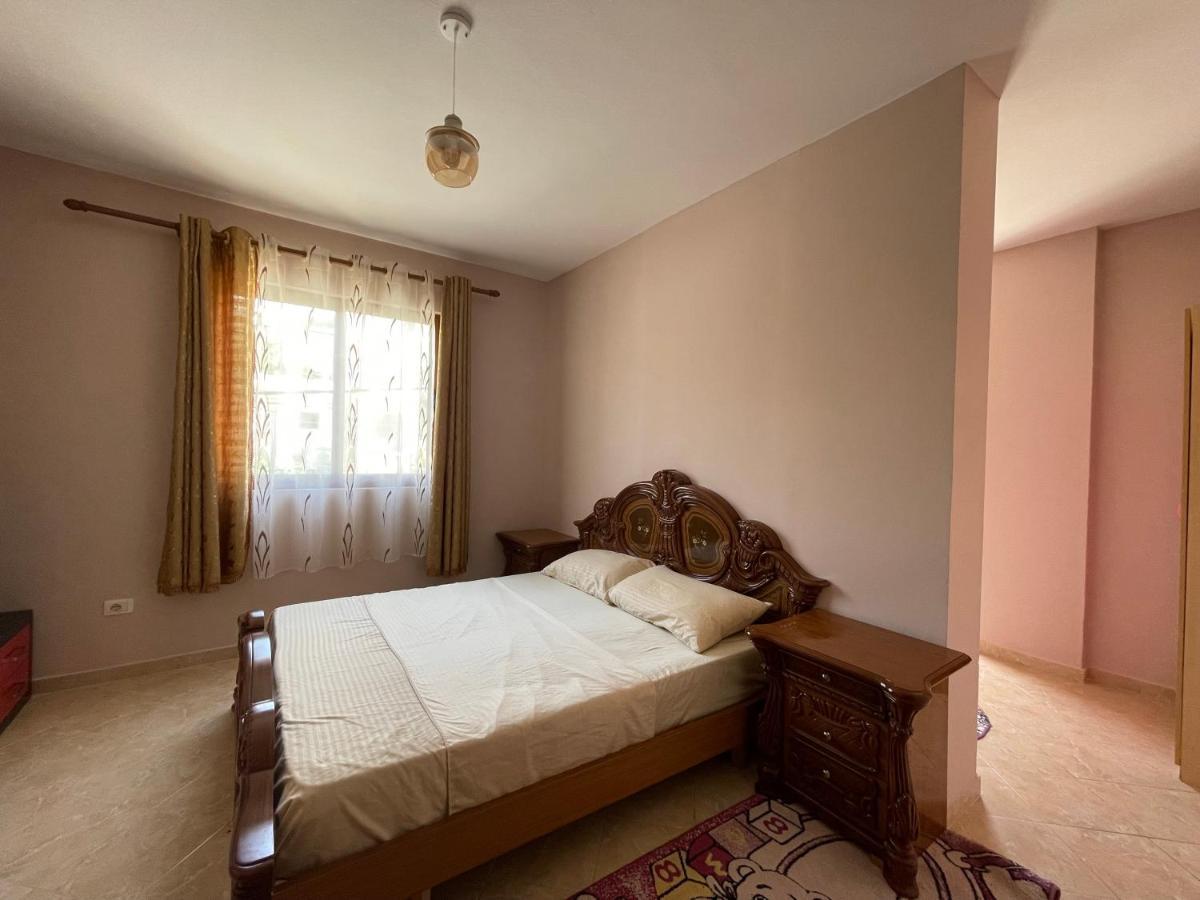 B&B - Private Rooms 2 Tirana Exteriör bild